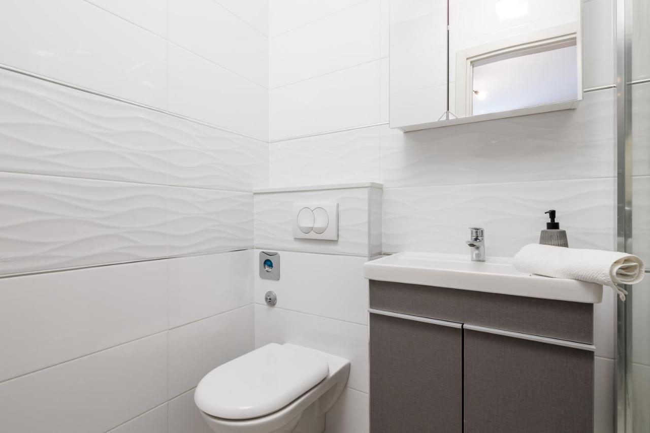 Studio Apartments Fran'S 里耶卡 外观 照片